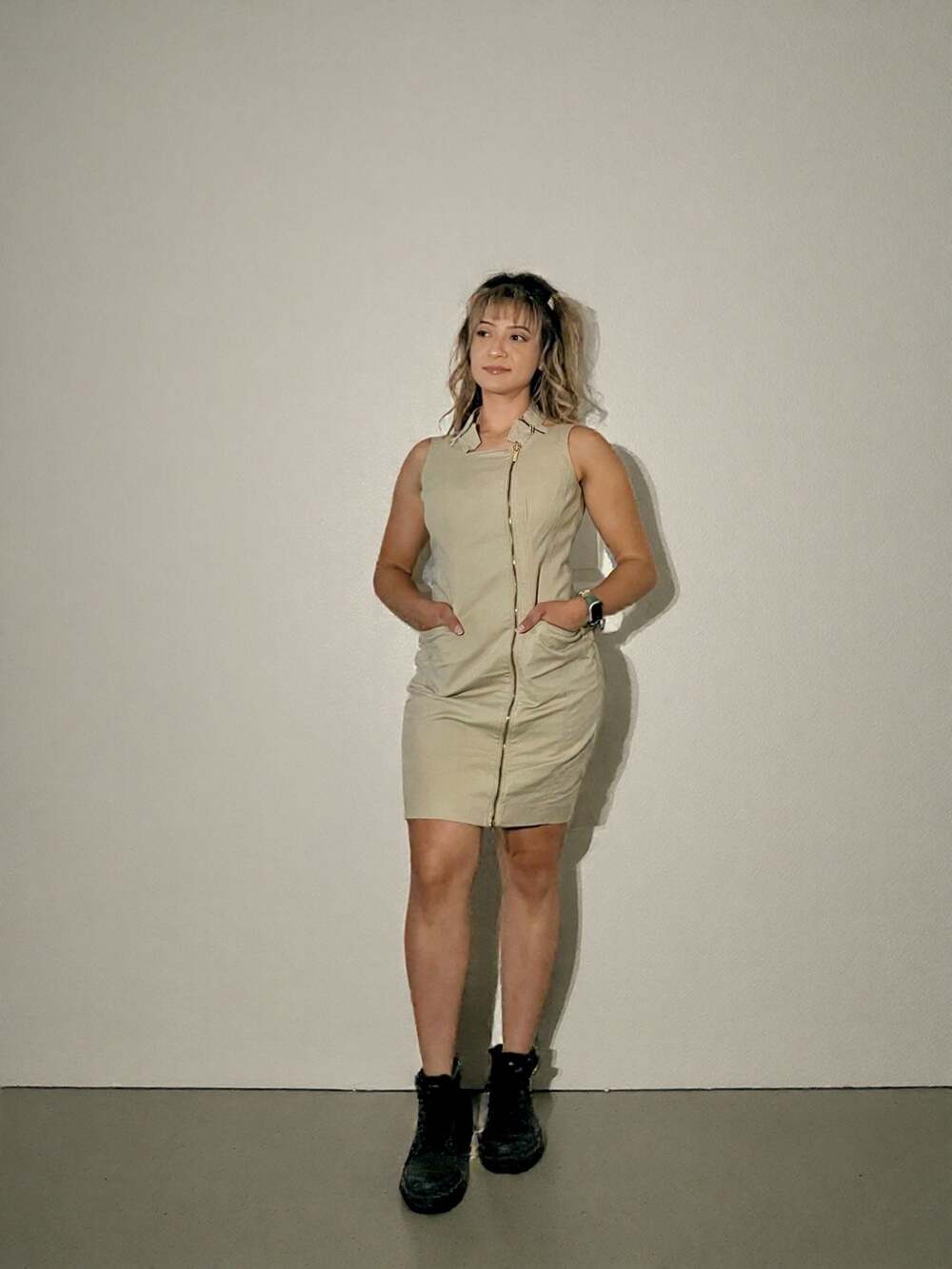Michael Kors Sleeveless Khaki Full-Zip Utility Dress w. Cut-Out Detail, Size 4 - Picture 4 of 6